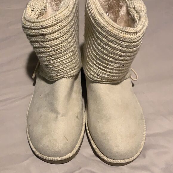 SO Cream Ankle Boots with Knit Cuff - Picture 3 of 7